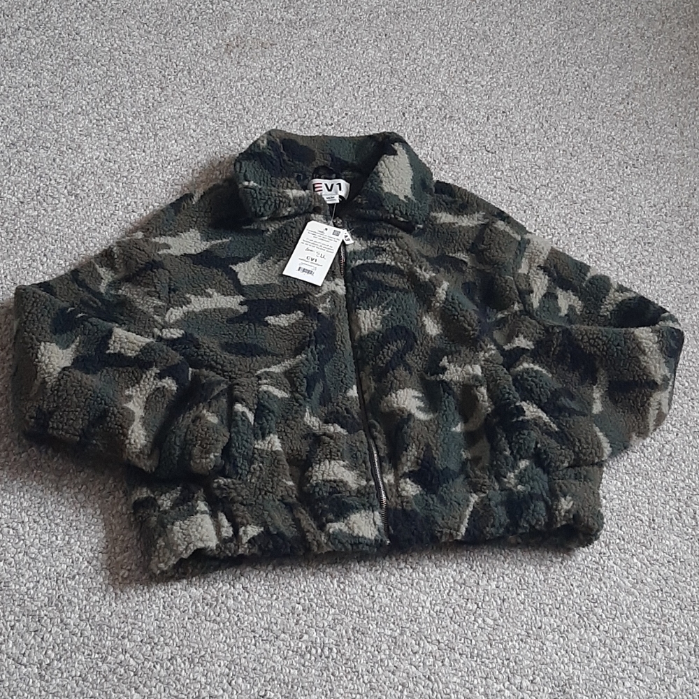 New Camouflage Printed Sherpa Jacket - Picture 3 of 9
